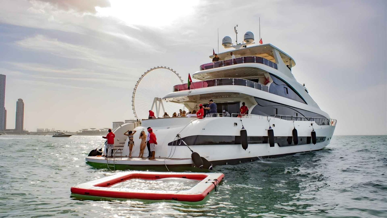 3-Hour Xclusive Superyacht With Live Music